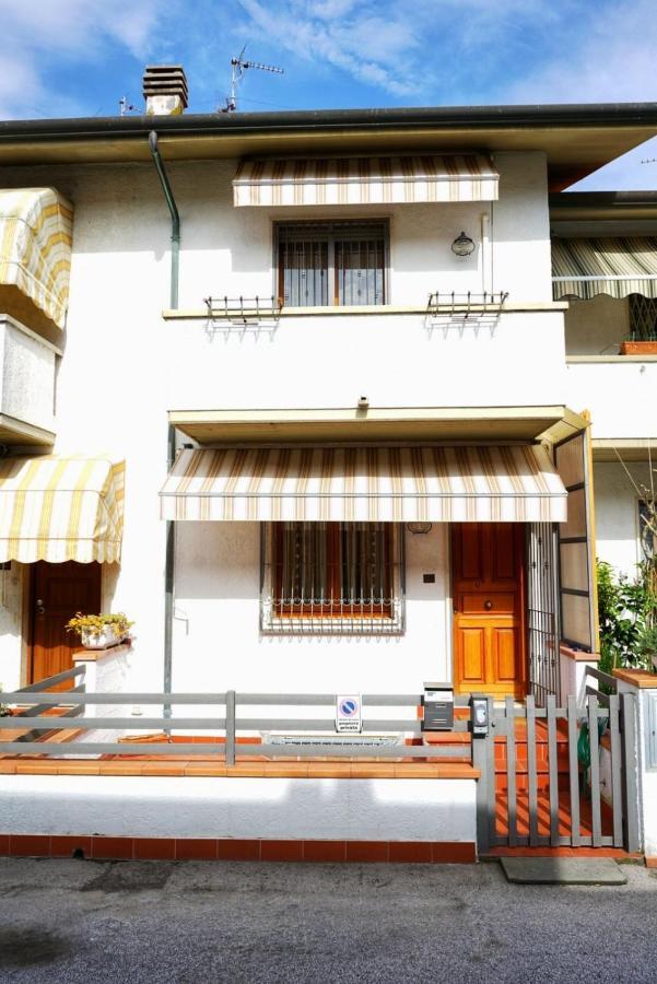 فيلا Casa Ceragioli فياريجيو المظهر الخارجي الصورة